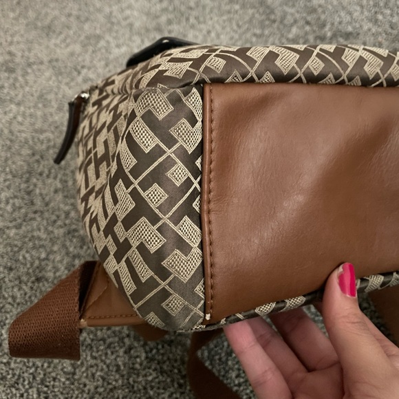 TOMMY HILFIGER BACKPACK - Picture 11 of 11
